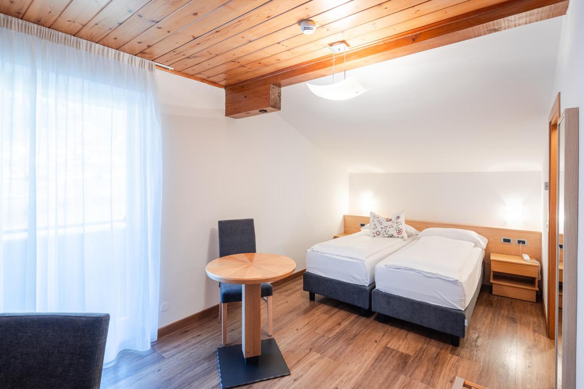 Hotel Nele Ziano di Fiemme Buitenkant foto