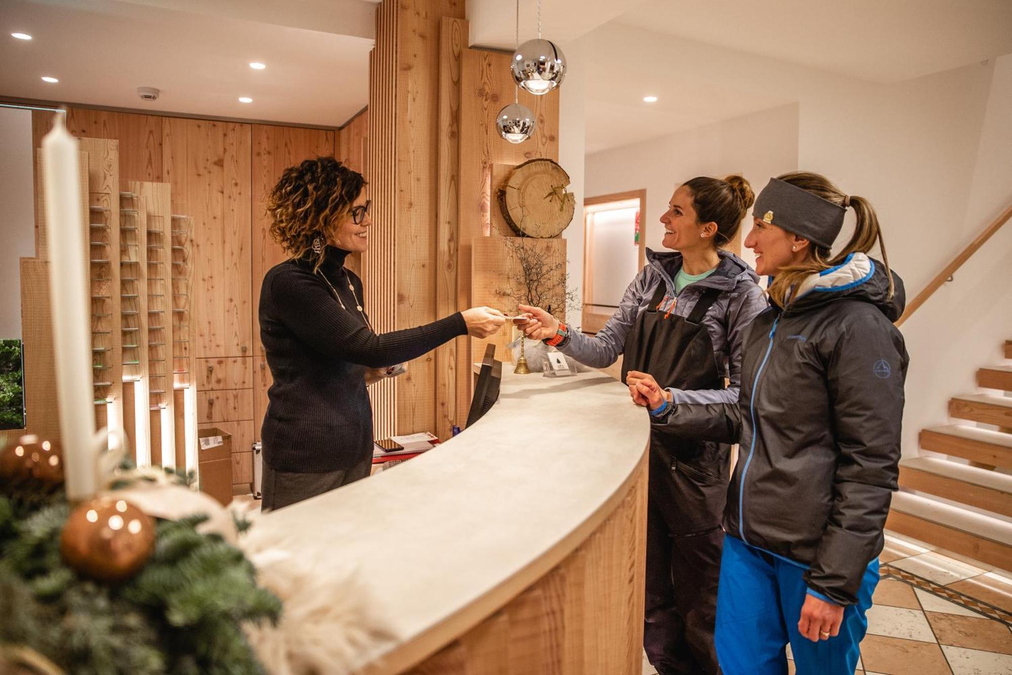 Hotel Nele Ziano di Fiemme Buitenkant foto
